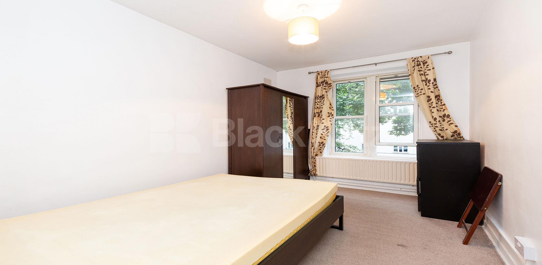 3 good size double bedrooms plus a spacious lounge in hackney Amhurst Road, Hackney